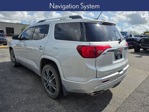 Used 2018 GMC Acadia Denali w/ Technology Package FWD image 2