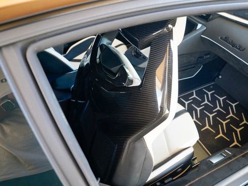 Used 2020 Lamborghini Aventador SVJ image 85