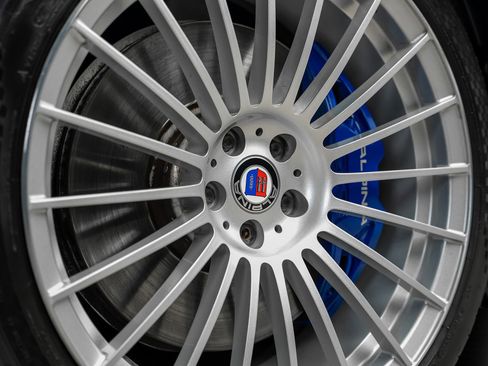 Used 2022 BMW ALPINA B7 xDrive AWD/4WD image 26