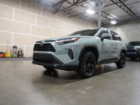 Used 2022 Toyota RAV4 XLE image 3