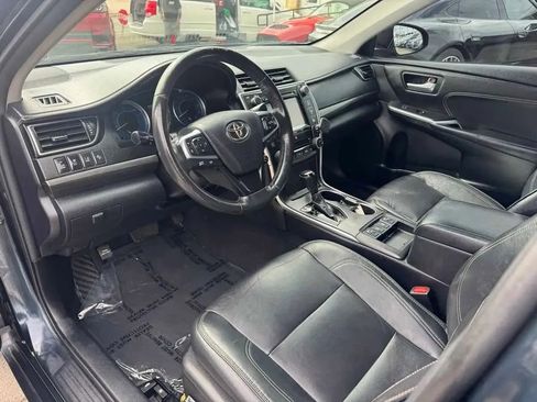 Used 2017 Toyota Camry XLE w/ Moonroof Package FWD image 13