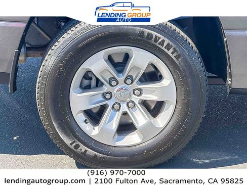 Used 2023 RAM 1500 Laramie AWD/4WD image 10