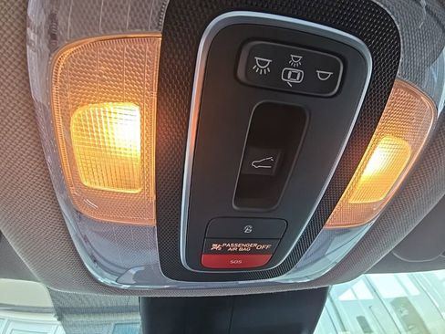 Used 2023 Hyundai Elantra Limited w/ Preferred Accessory Package image 11