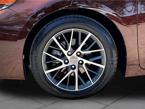 Used 2017 Lexus ES 350 w/ Luxury Package FWD image 11
