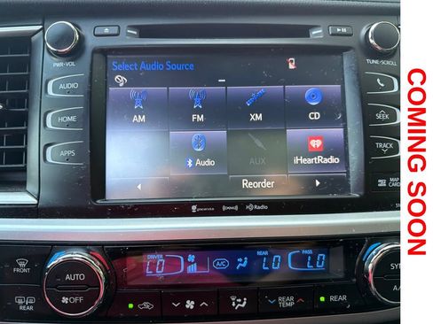 Used 2019 Toyota Highlander XLE AWD/4WD image 12