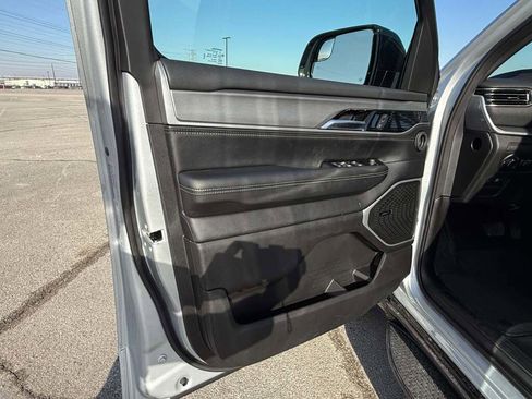 New 2026 Jeep Grand Wagoneer L 2WD image 20