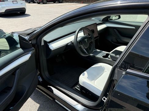 Used 2023 Tesla Model 3 Standard Range RWD image 10
