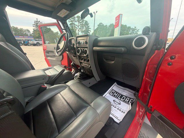 Used 2010 Jeep Wrangler Unlimited Sahara w/ Dual Top Group AWD/4WD image 17