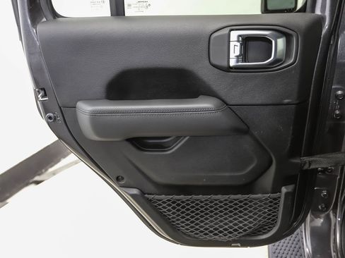 Used 2020 Jeep Wrangler Unlimited Sahara AWD/4WD image 19
