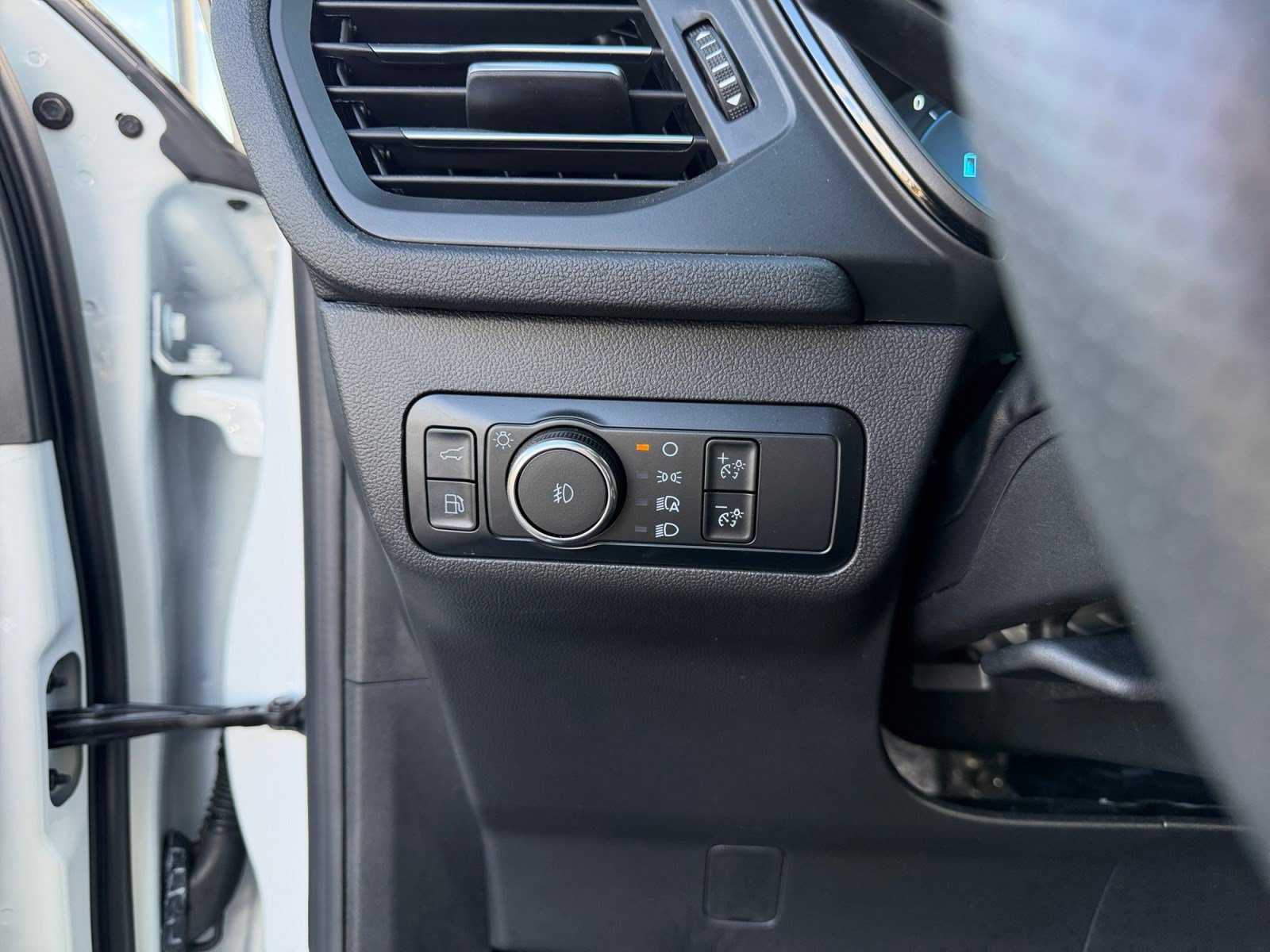 Used 2024 Ford Escape ST-Line Elite w/ Premium Technology Package AWD/4WD image 11