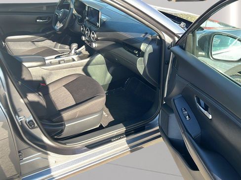 Used 2022 Nissan Sentra SV FWD image 14