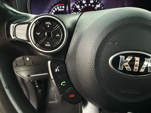 Used 2019 Kia Soul + FWD image 18