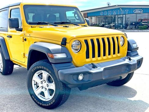 Used 2019 Jeep Wrangler Sport image 8