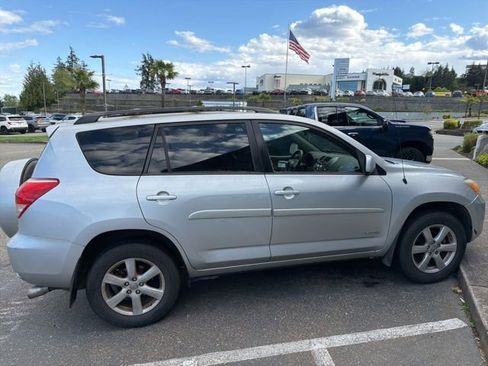 Used 2007 Toyota RAV4 Limited AWD/4WD image 7