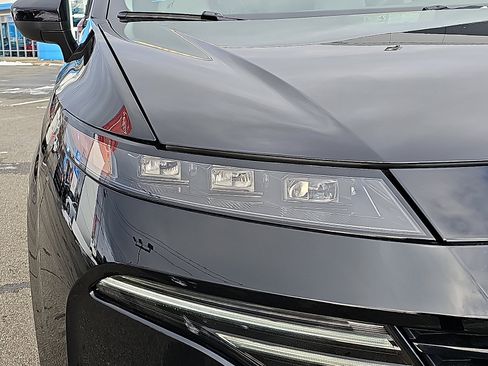 Certified 2025 Nissan Murano SV image 9