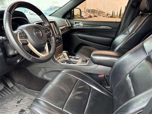 Used 2017 Jeep Grand Cherokee Overland image 14