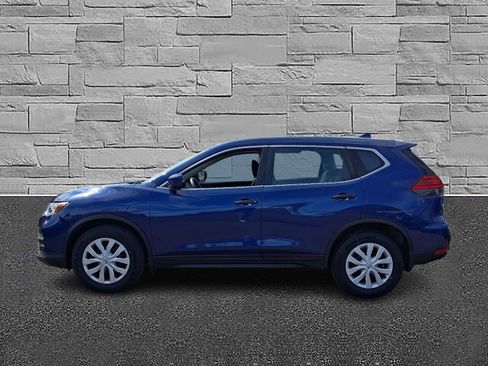 Used 2017 Nissan Rogue S image 6