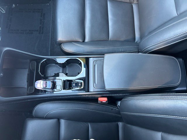 Used 2026 Volvo XC40 B5 Plus AWD/4WD image 27