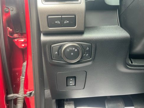 Used 2018 Ford F150 Raptor w/ Equipment Group 802A Luxury image 32