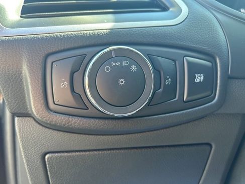 Used 2024 Ford Edge SEL image 21