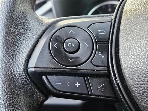 Used 2019 Toyota RAV4 LE image 11