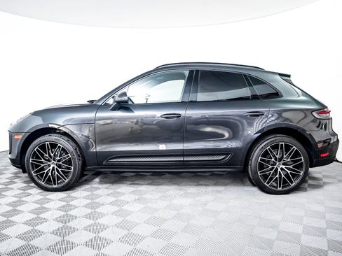 Used 2024 Porsche Macan image 2