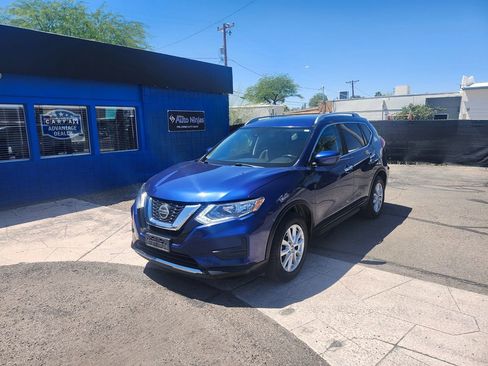 Used 2019 Nissan Rogue SV image 3