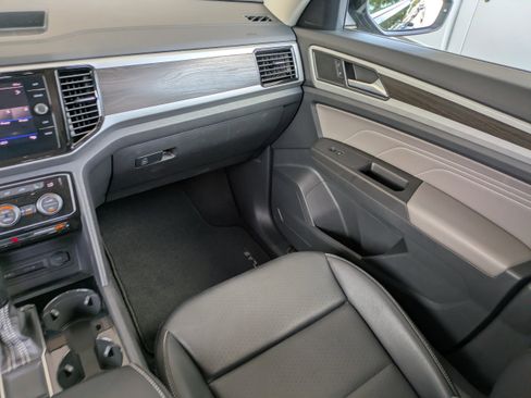 Used 2022 Volkswagen Atlas SE FWD image 19