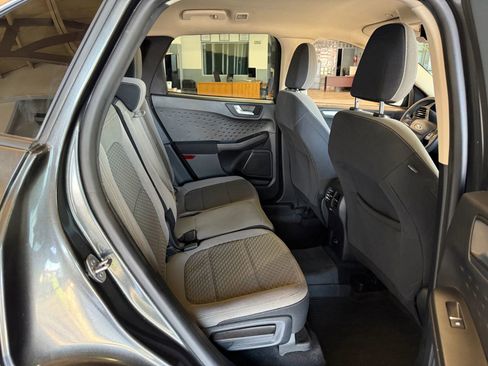 Used 2020 Ford Escape SE FWD image 12