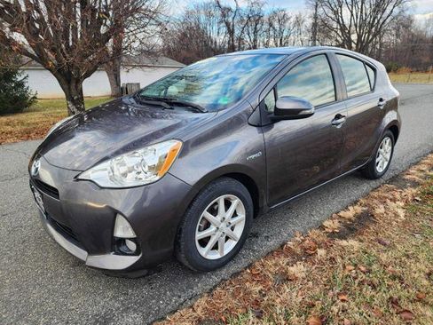 Used 2014 Toyota Prius C Four image 3