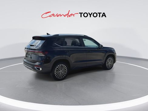 Used 2026 Volkswagen Taos SE FWD image 8
