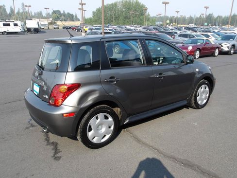Used 2005 Scion xA FWD image 5