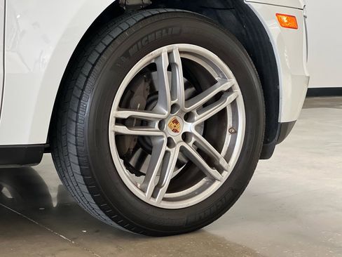 Used 2017 Porsche Macan image 10