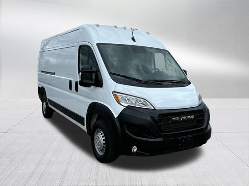 Used 2025 RAM ProMaster 2500 w/ Convenience Group FWD image 4