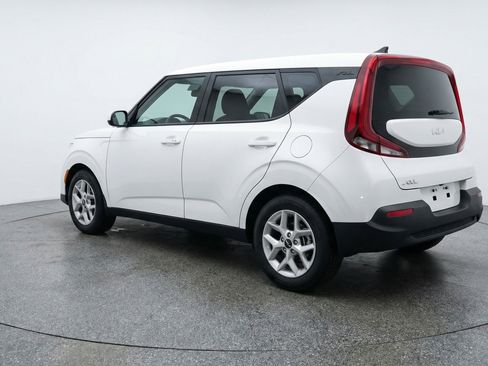 Used 2025 Kia Soul LX w/ LX Technology Package FWD image 6