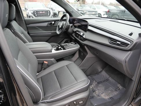 Used 2025 Buick Enclave Sport Touring AWD/4WD image 14