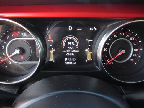 Used 2019 Jeep Wrangler Unlimited Rubicon w/ Cold Weather Group AWD/4WD image 25