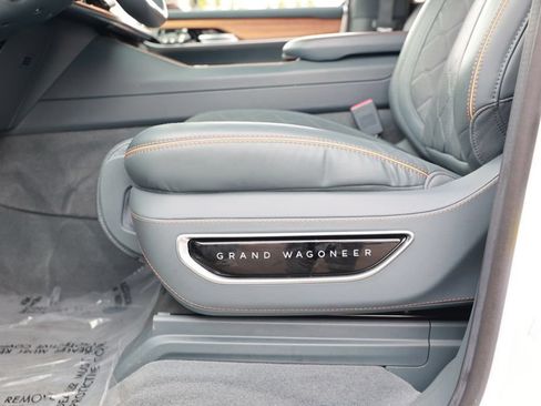 Used 2022 Jeep Grand Wagoneer Series III w/ Rear Seat Video Group 1 AWD/4WD image 22
