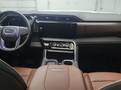 Used 2024 GMC Sierra 3500 Denali Ultimate image 20