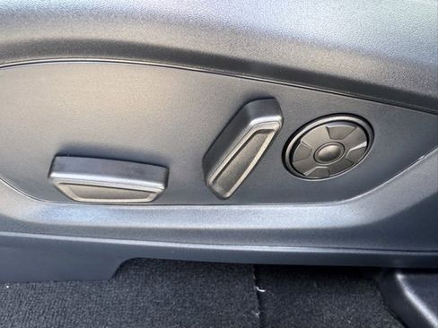 Used 2025 Ford Explorer Platinum w/ Ultimate Package image 18