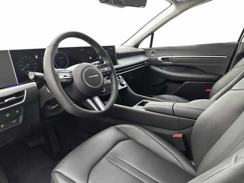 New 2025 Hyundai Sonata Limited image 14