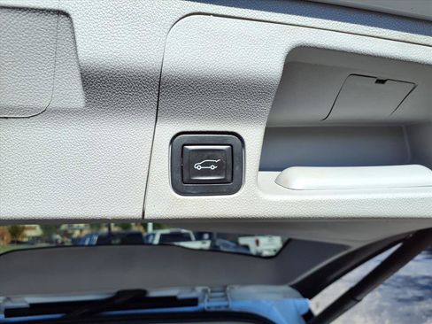 Used 2019 GMC Acadia SLT image 28