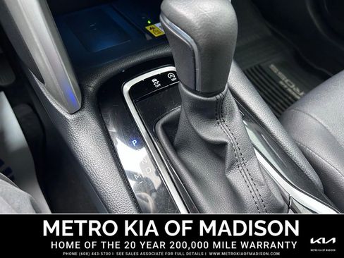 Used 2023 Toyota Corolla Cross XLE image 23