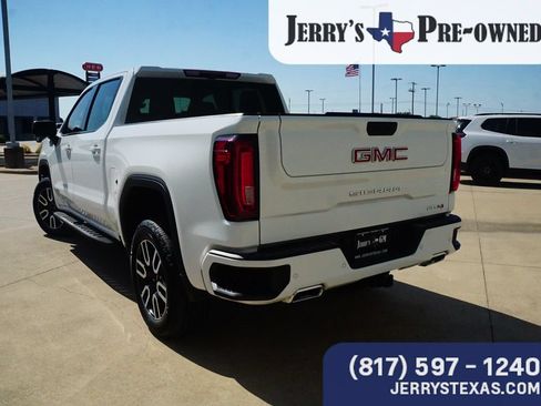 Used 2024 GMC Sierra 1500 AT4 w/ Technology Package AWD/4WD image 2