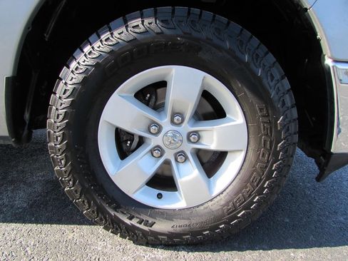 Used 2019 RAM 1500 Classic SLT image 6