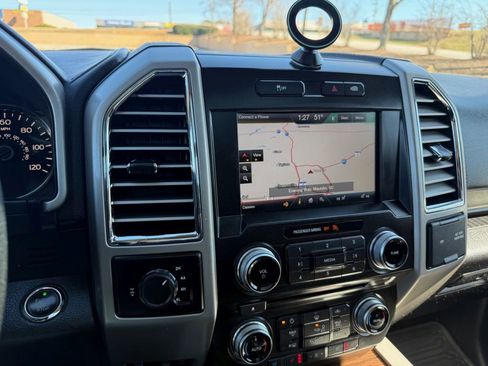 Used 2015 Ford F150 Lariat w/ Equipment Group 502A Luxury image 41