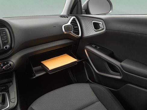 Used 2025 Kia Soul LX w/ LX Technology Package FWD image 29