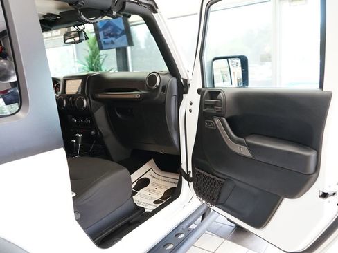Used 2017 Jeep Wrangler Sport AWD/4WD image 36