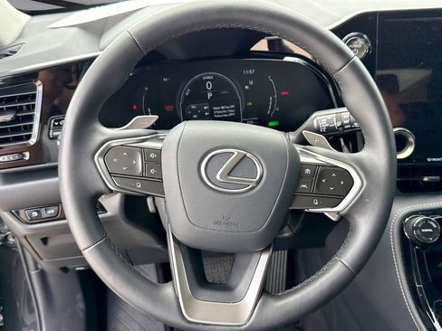 Used 2025 Lexus NX 350h AWD w/ Premium Package image 21