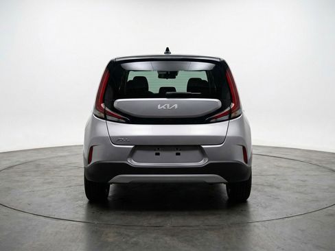 Used 2025 Kia Soul LX w/ LX Technology Package image 7